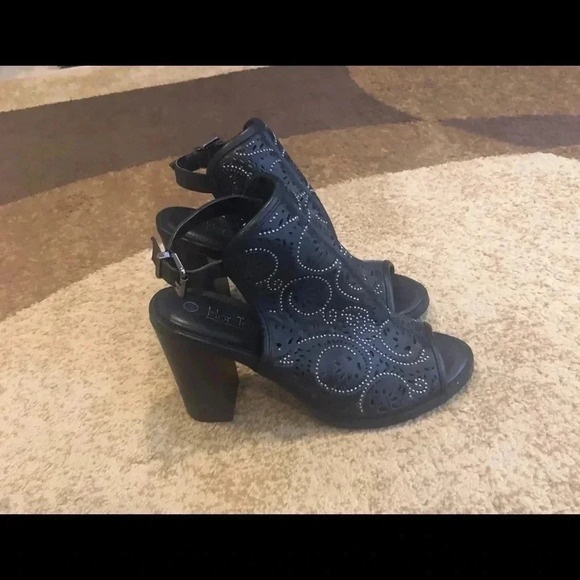Hot topic heels/women’s size 71/2 - Picture 3 of 4